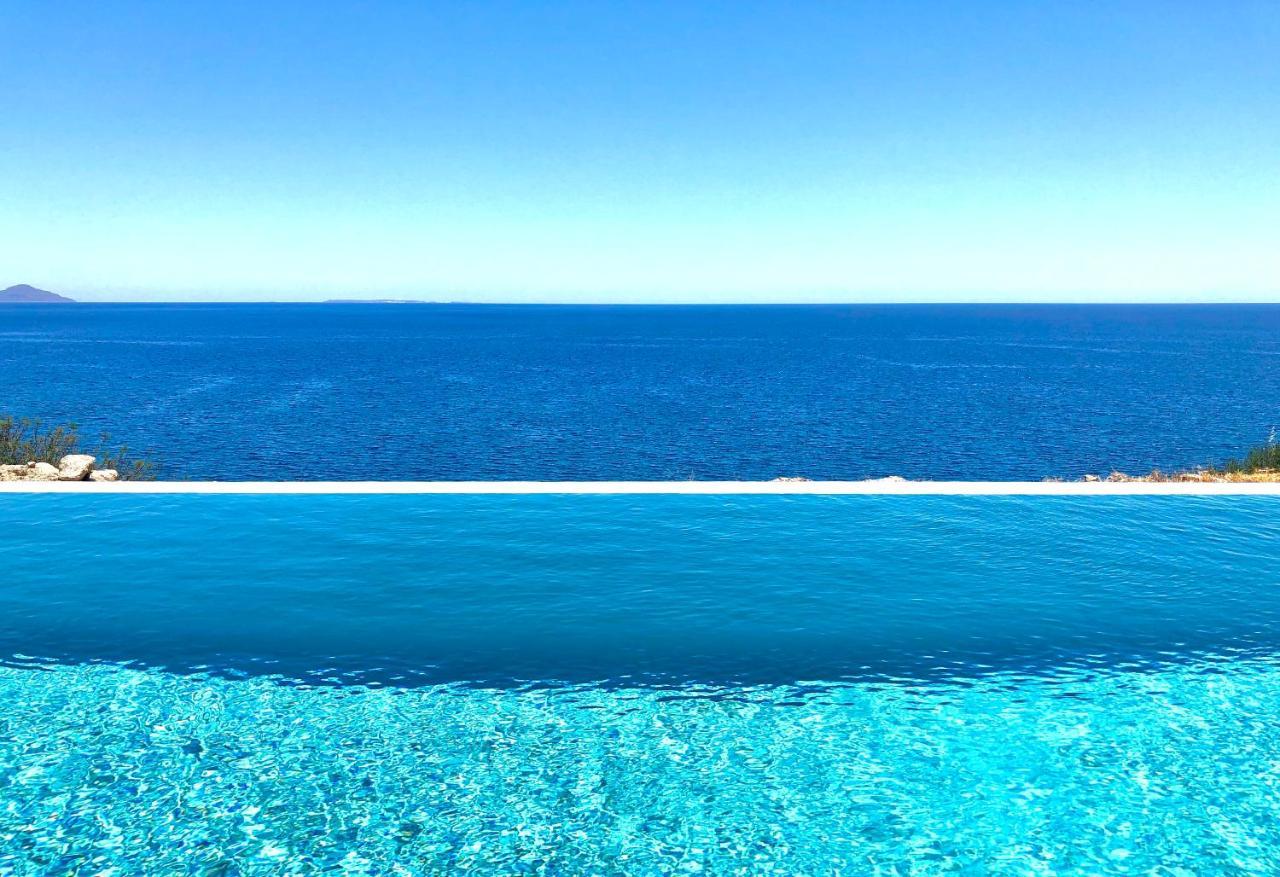 Kuro Beach House - Oceanfront Luxury & 25M Pool Achlia Eksteriør bilde