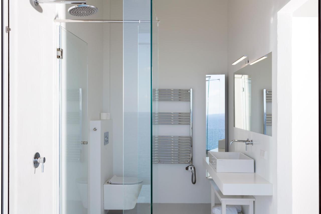 Kuro Beach House - Oceanfront Luxury & 25M Pool Achlia Eksteriør bilde